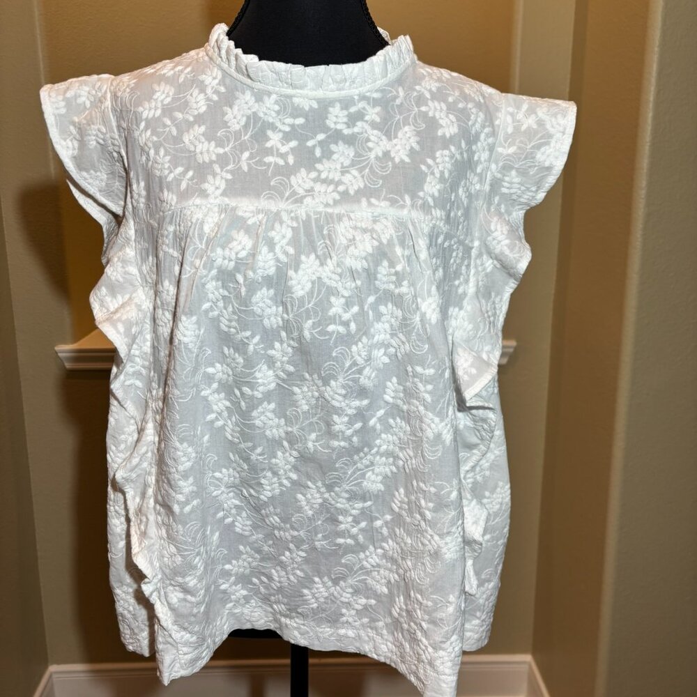 Cupio White Embroidered Tight Ruffle Neckline Top Size XL